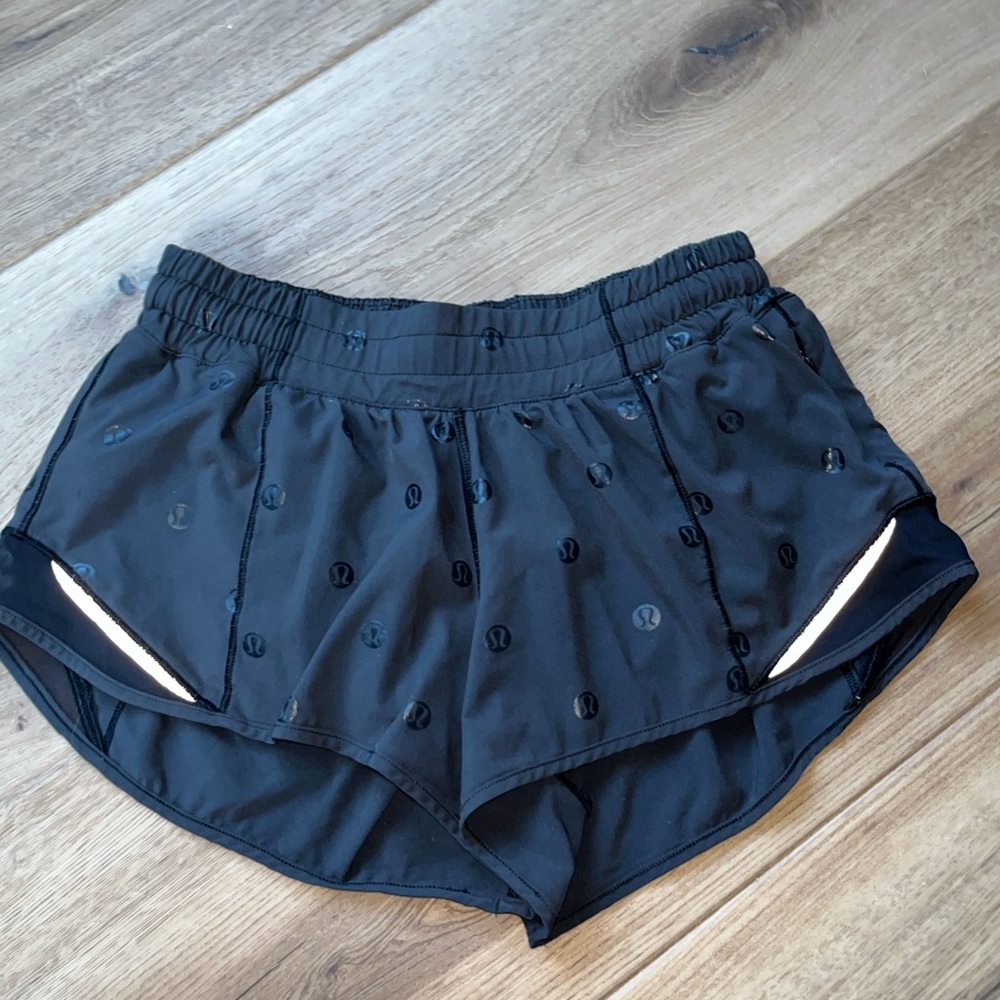 Lululemon Athletica Black Hotty Hot shorts size 6.